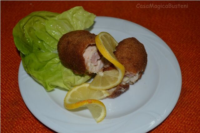 Cordon bleu – piept de pui cu șuncă și cașcaval