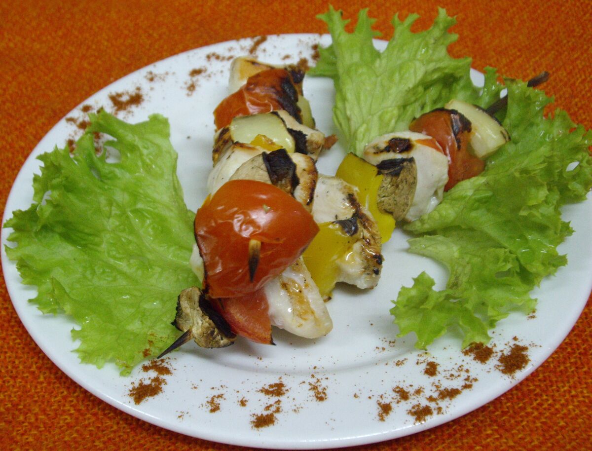 Frigăruie de pui cu legume