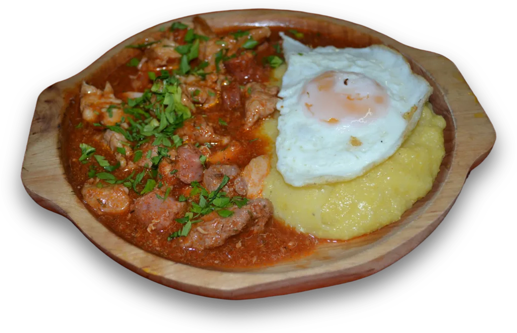 Tochitură de porc cu cârnați