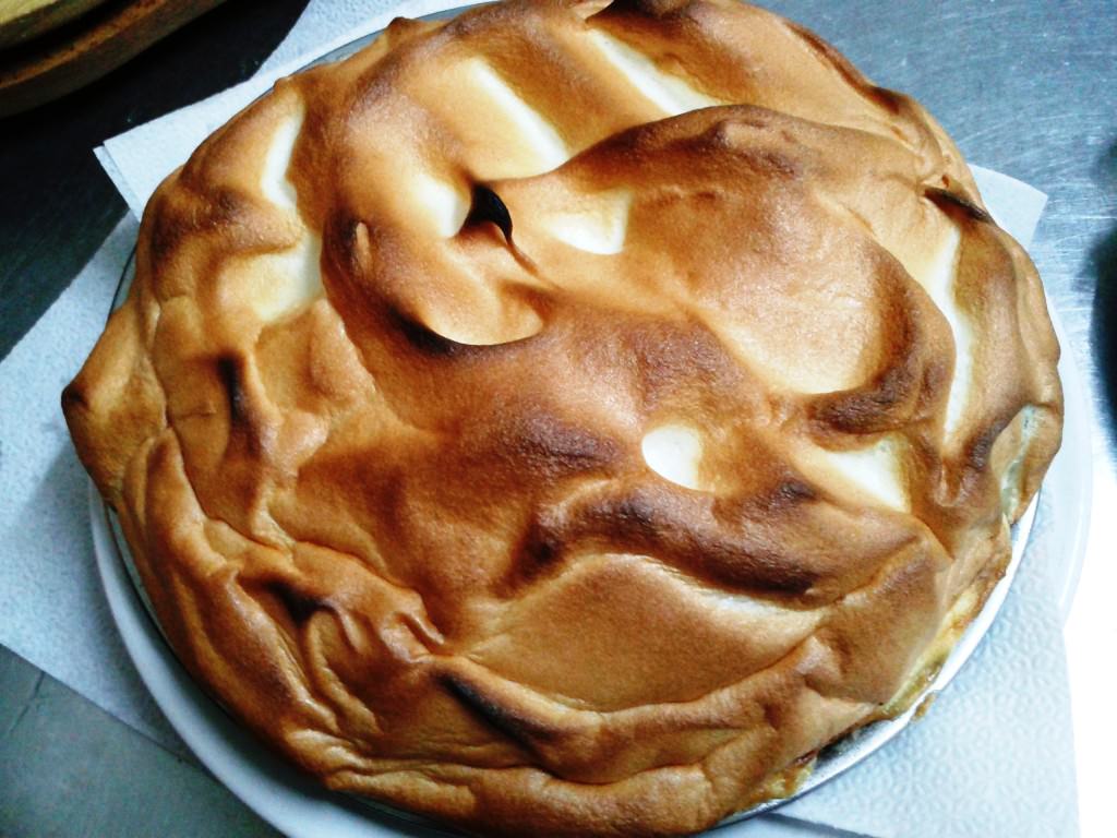 Clatite cu branza dulce si sos de vanilie-Casa Magica Busteni