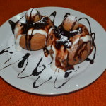 papanasi cu smantana si dulceata de visine - Casa Magica Busteni